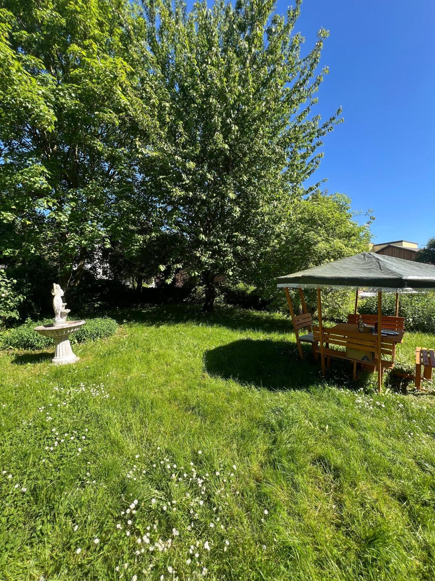 Homestayplus Schwerin ชเวียรีน ภายนอก รูปภาพ